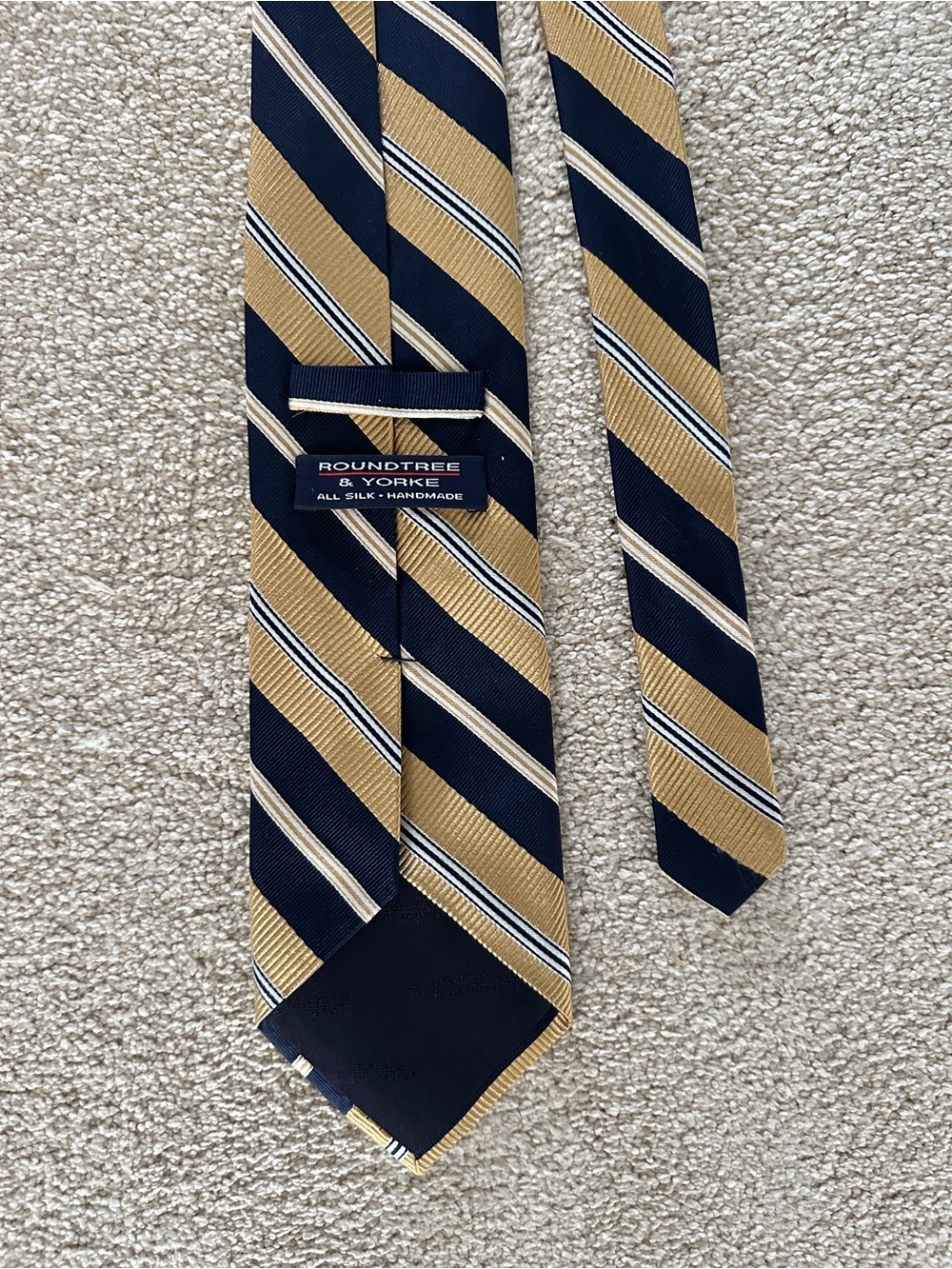 Roundtree & Yorke All Silk Handmade Navy Gold Striped Tie 60” x 4”